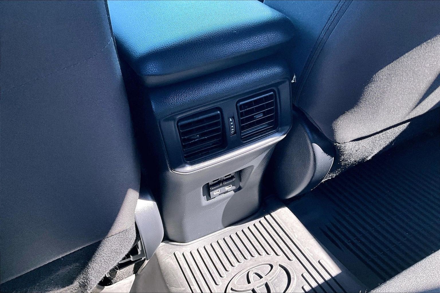 2024 Toyota RAV4 Prime SE