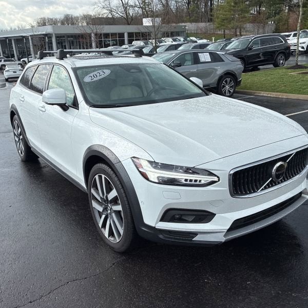 2023 Volvo V90 Cross Country Ultimate
