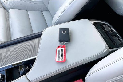 2022 Volvo XC90 Recharge Plug-In Hybrid R-Design