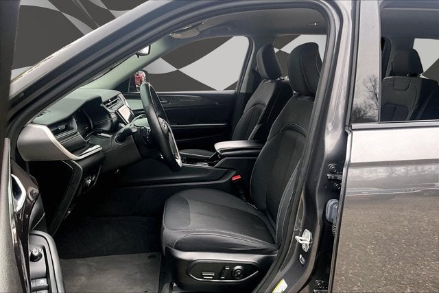 2022 Jeep Grand Cherokee L Laredo