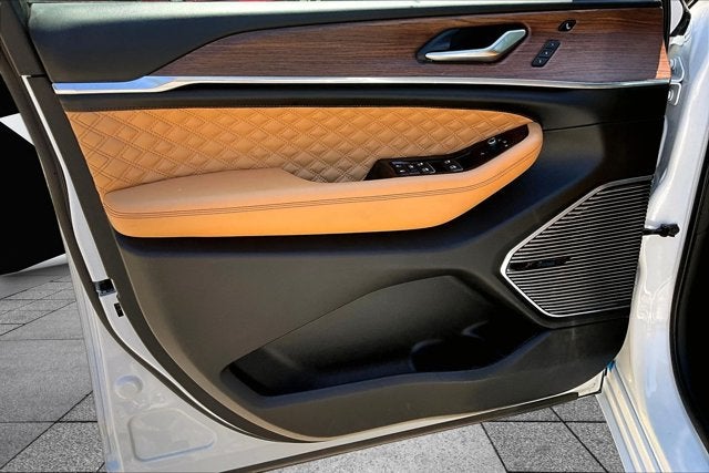 2023 Jeep Grand Cherokee L Summit V8 REAR ENTERTAINMENT