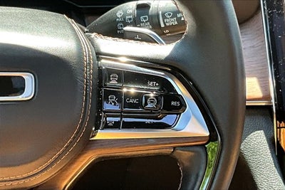 2023 Jeep Grand Cherokee L Summit V8 REAR ENTERTAINMENT