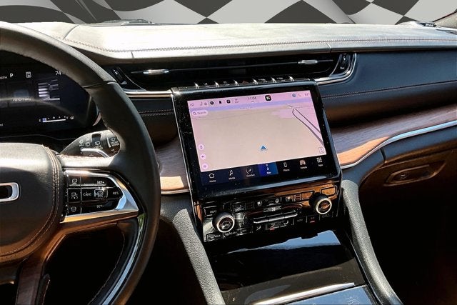 2023 Jeep Grand Cherokee L Summit V8 REAR ENTERTAINMENT