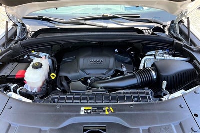 2023 Jeep Grand Cherokee L Summit V8 REAR ENTERTAINMENT