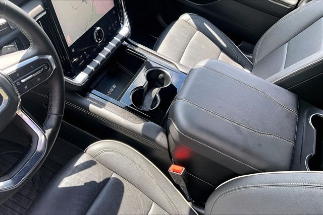2025 GMC Yukon Elevation
