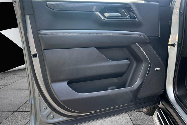 2025 GMC Yukon Elevation