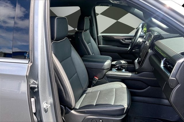2025 GMC Yukon Elevation