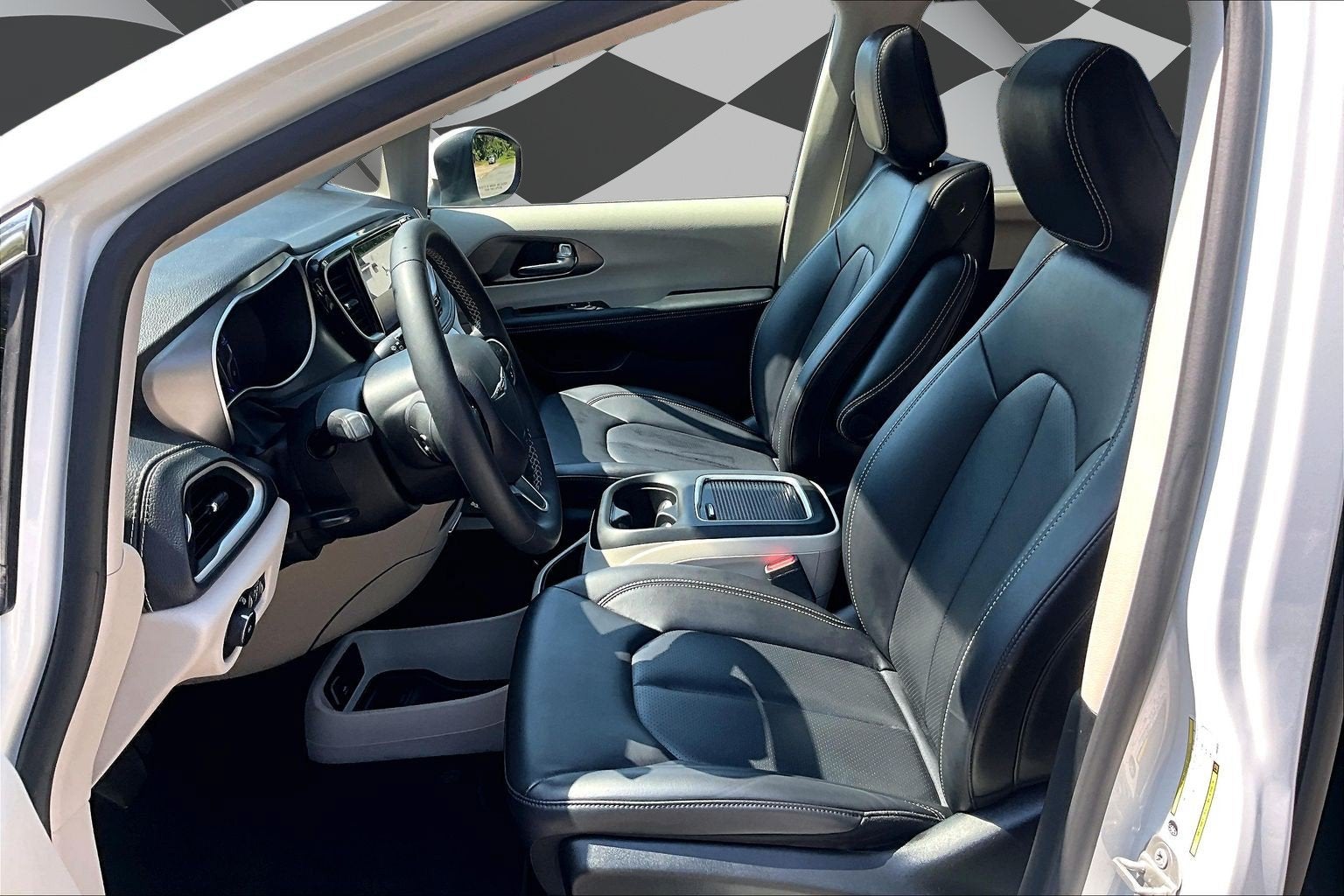 2023 Chrysler Pacifica Touring L AWD PANO ROOF