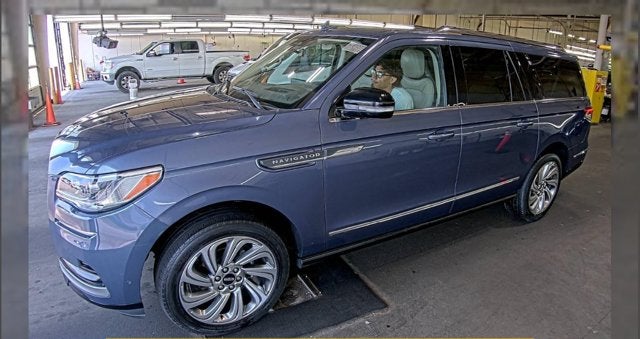 2023 Lincoln Navigator L Reserve REAR ENTERTAINMENT