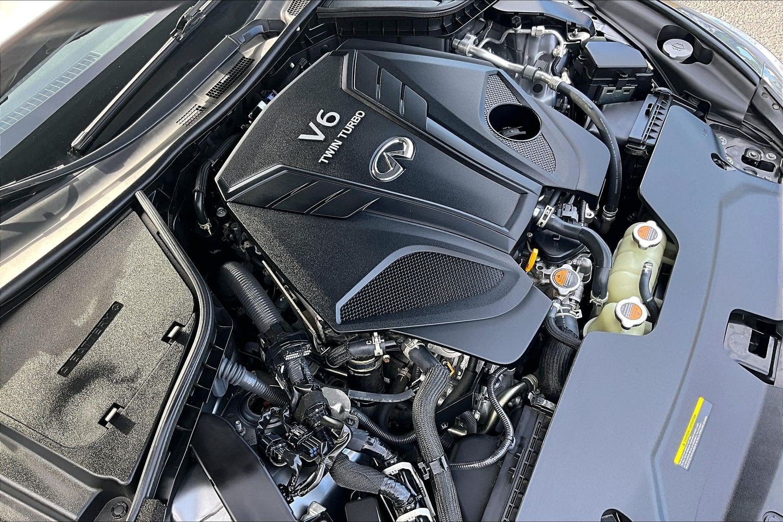 2022 INFINITI Q60 LUXE