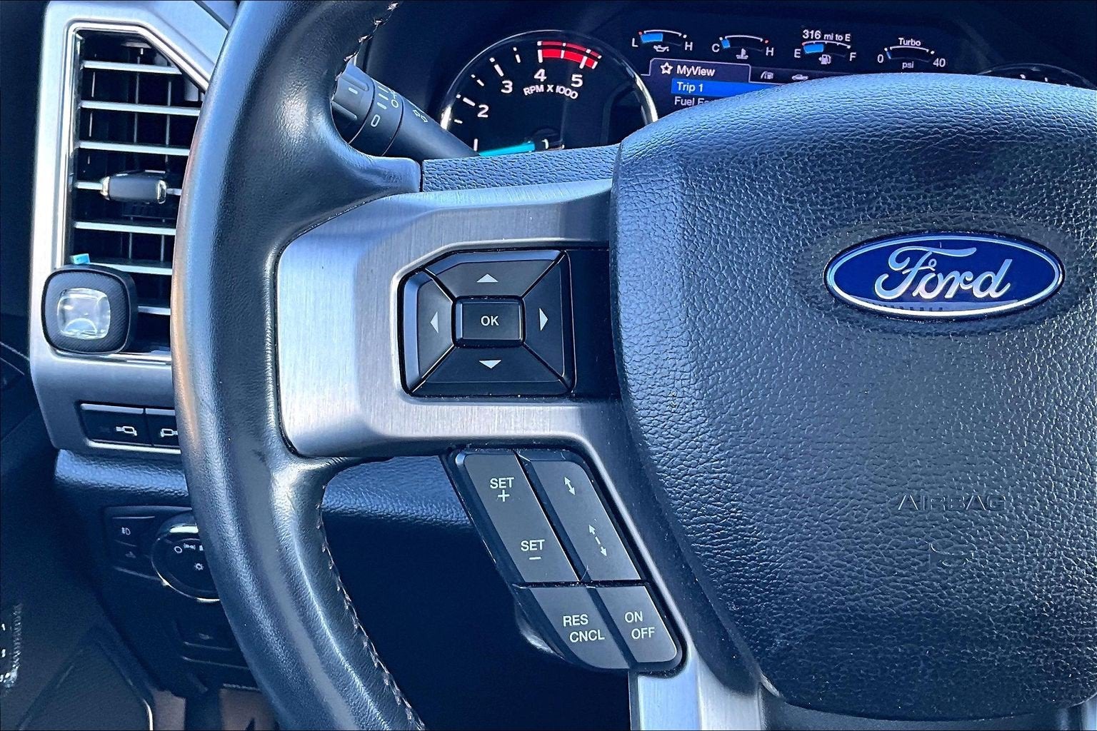 2019 Ford Super Duty F-350 SRW Platinum