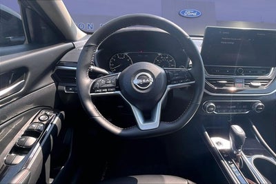 2025 Nissan Altima SR
