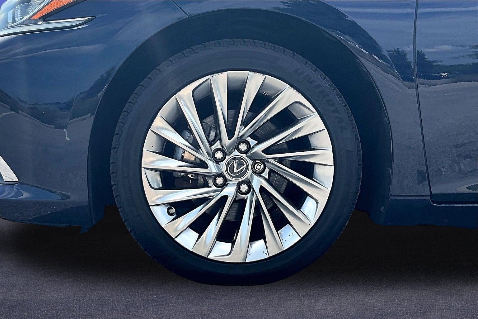2019 Lexus ES ES 300h Luxury