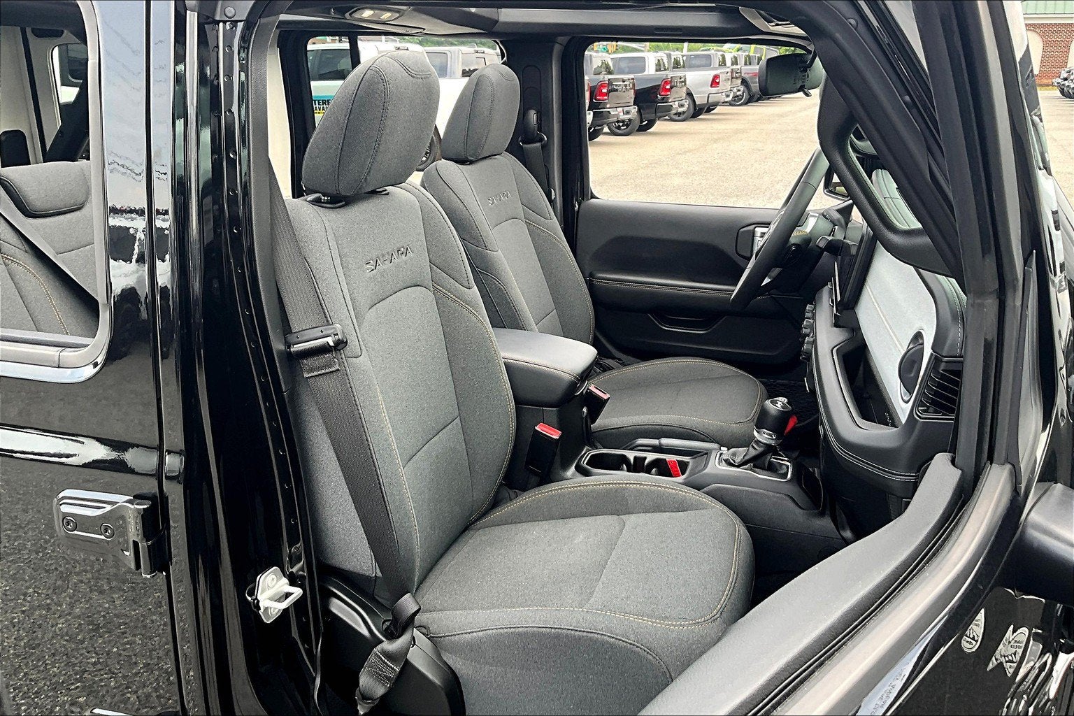 2024 Jeep Wrangler 4-Door Sahara 4x4