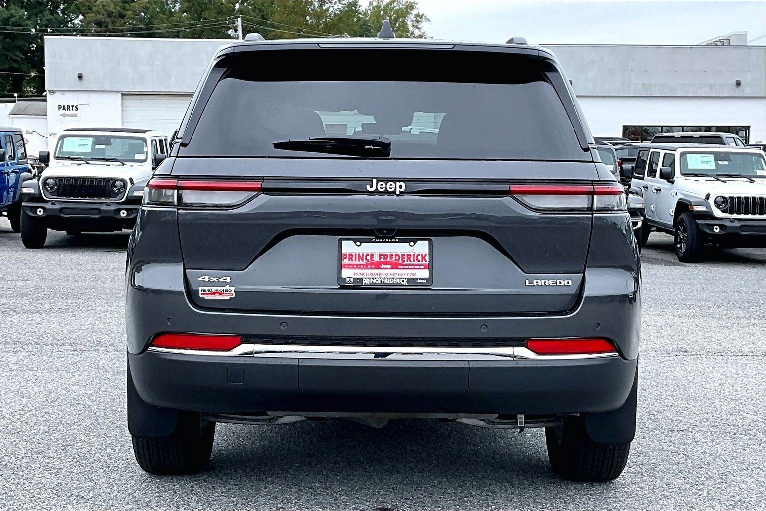2025 Jeep Grand Cherokee Laredo X 4x4