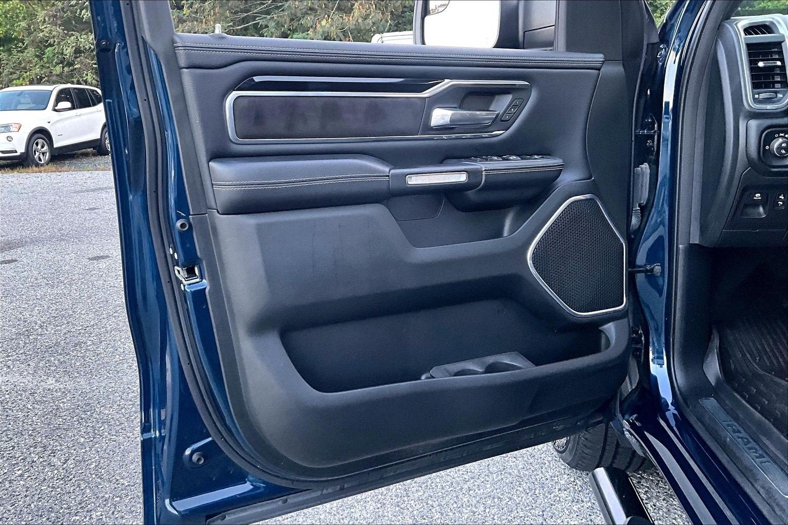 2022 RAM 1500 Laramie Crew Cab 4x4 5'7' Box