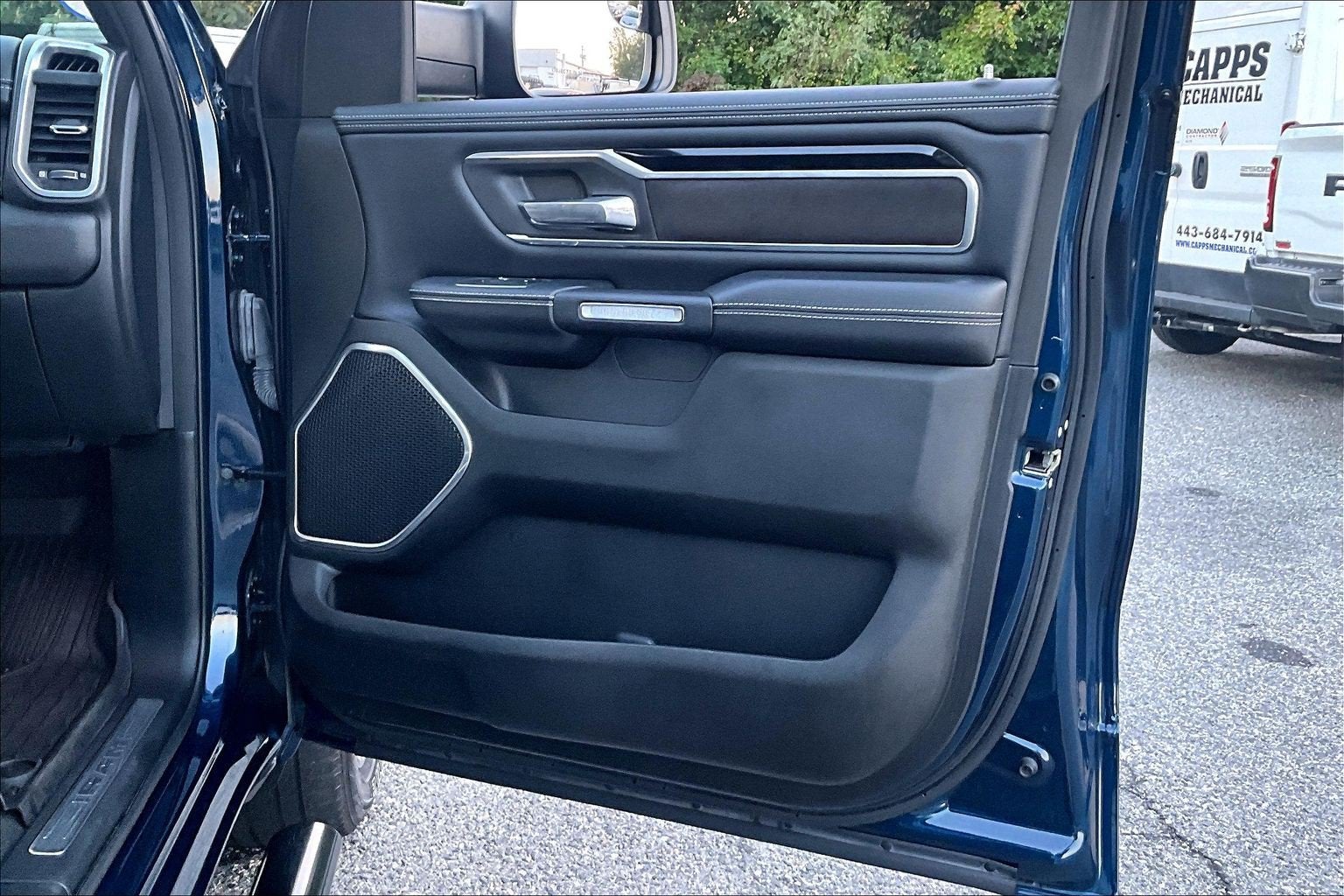 2022 RAM 1500 Laramie Crew Cab 4x4 5'7' Box