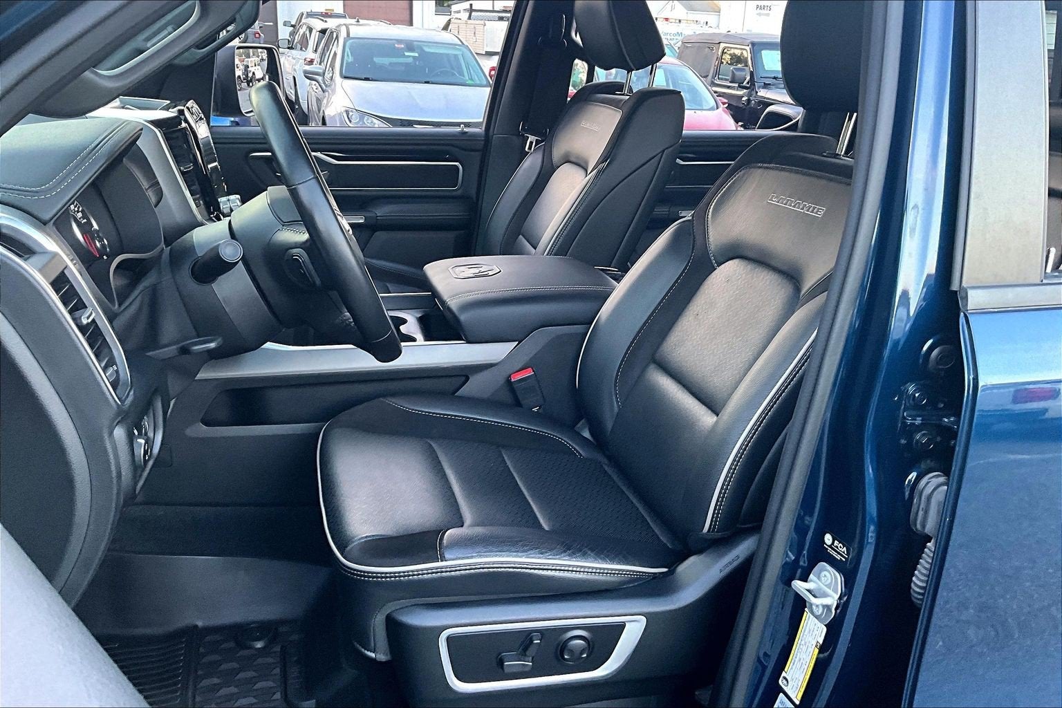 2022 RAM 1500 Laramie Crew Cab 4x4 5'7' Box