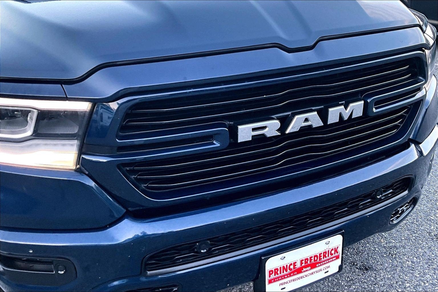 2022 RAM 1500 Laramie Crew Cab 4x4 5'7' Box