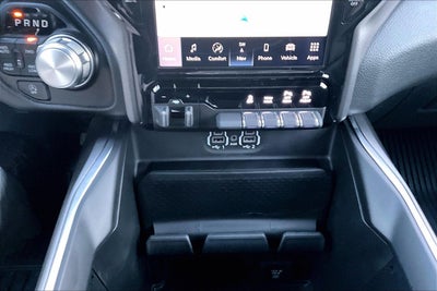 2022 RAM 1500 Laramie Crew Cab 4x4 5'7' Box