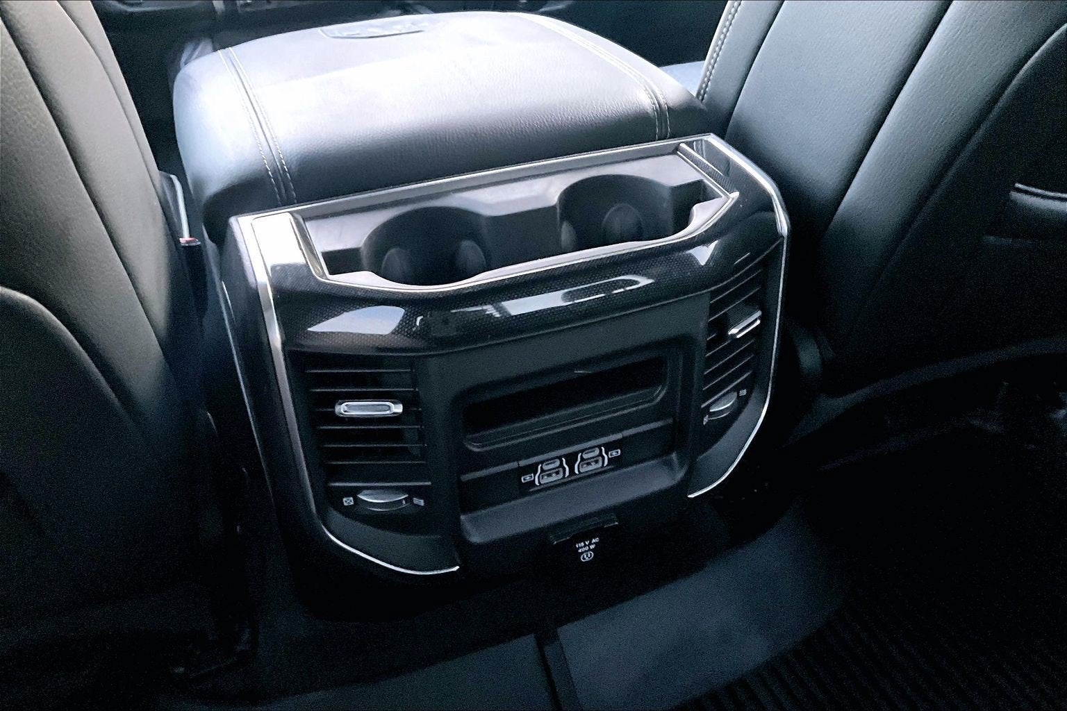 2022 RAM 1500 Laramie Crew Cab 4x4 5'7' Box
