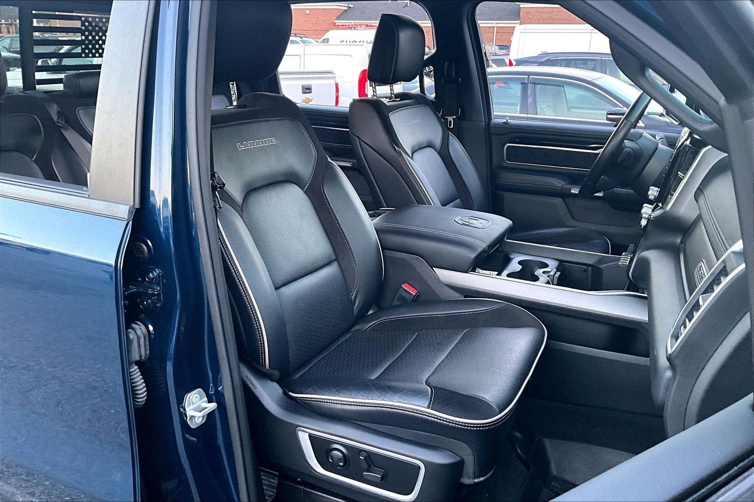 2022 RAM 1500 Laramie Crew Cab 4x4 5'7' Box
