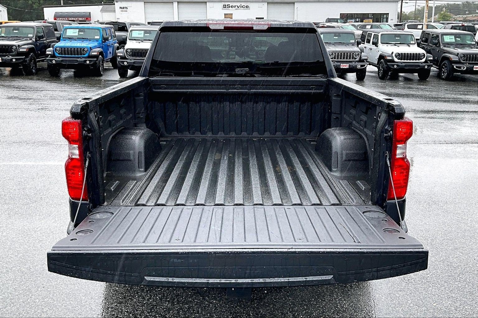 2023 Chevrolet Silverado 1500 4WD Crew Cab Short Bed WT