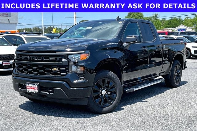 2025 Chevrolet Silverado 1500 4WD Double Cab Standard Bed Custom