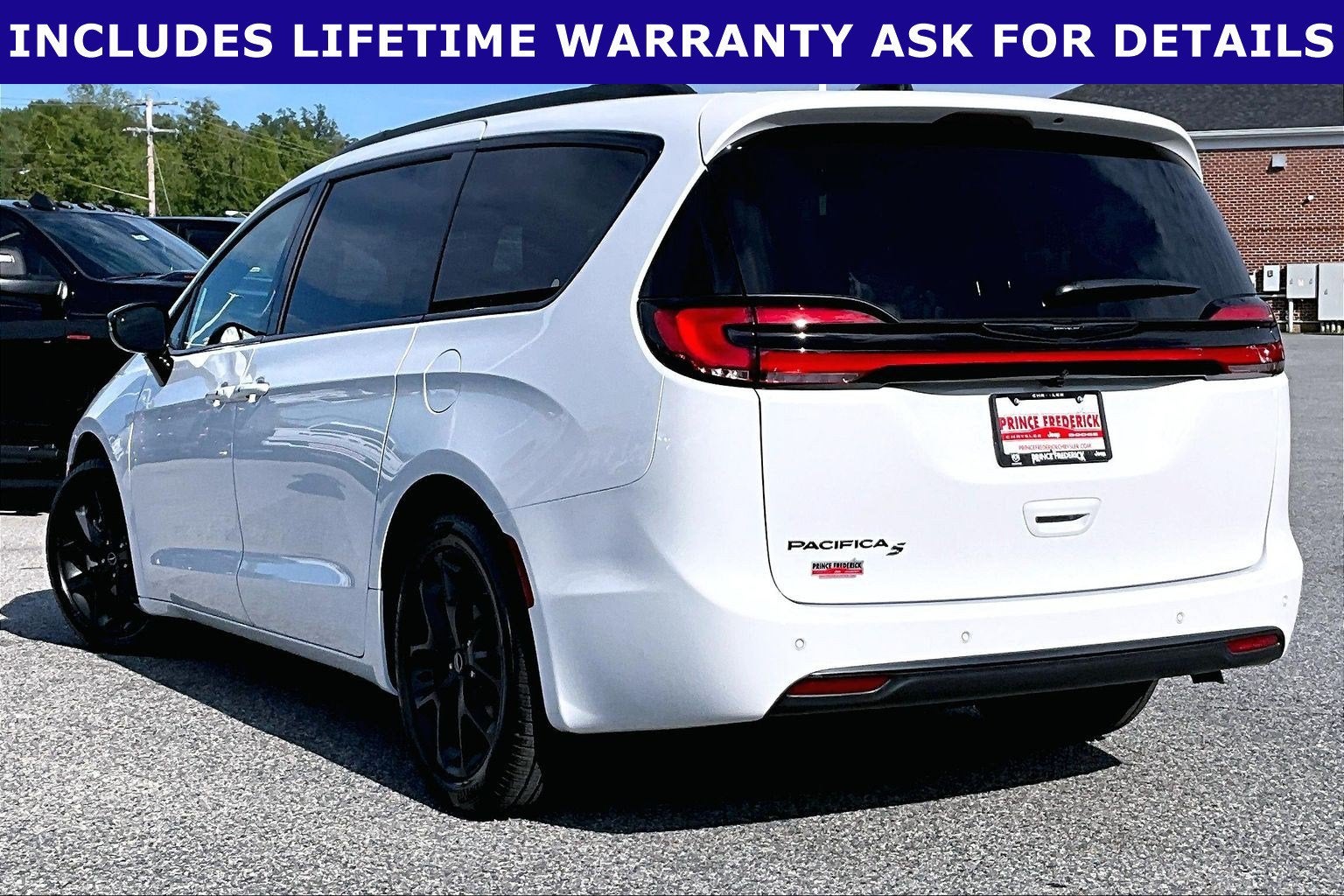 2026 Chrysler Pacifica Select