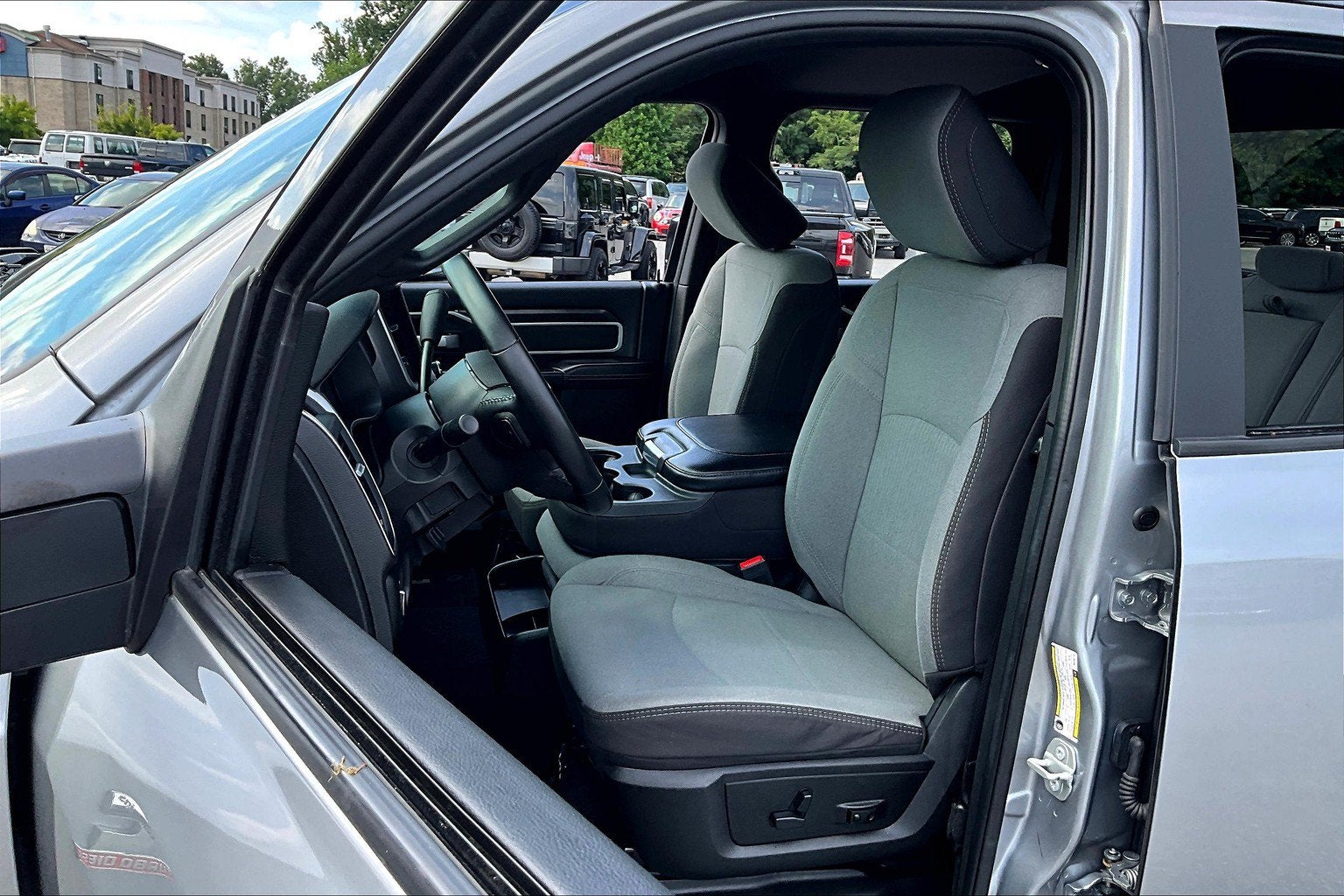 2024 RAM 2500 Big Horn Crew Cab 4x4 6'4' Box