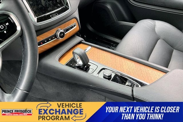 2024 Volvo XC90 B5 Plus Bright Theme