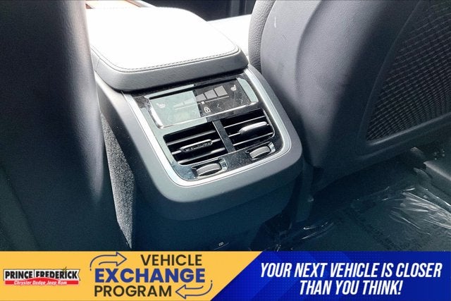 2024 Volvo XC90 B5 Plus Bright Theme