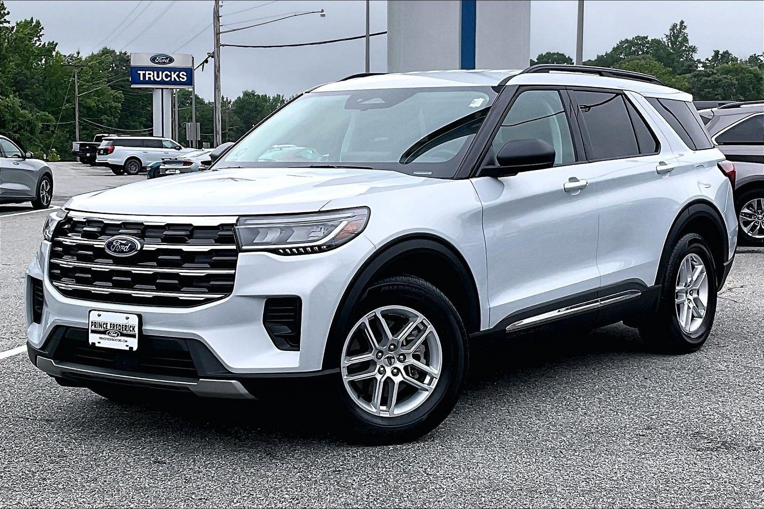 2025 Ford Explorer Active