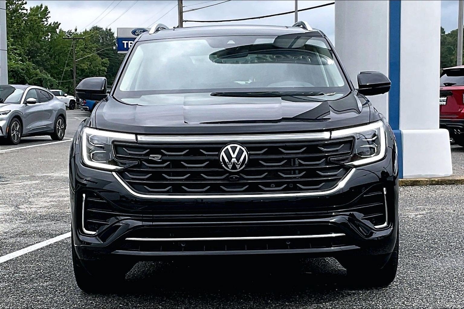 2025 Volkswagen Atlas 2.0T SEL Premium R-Line