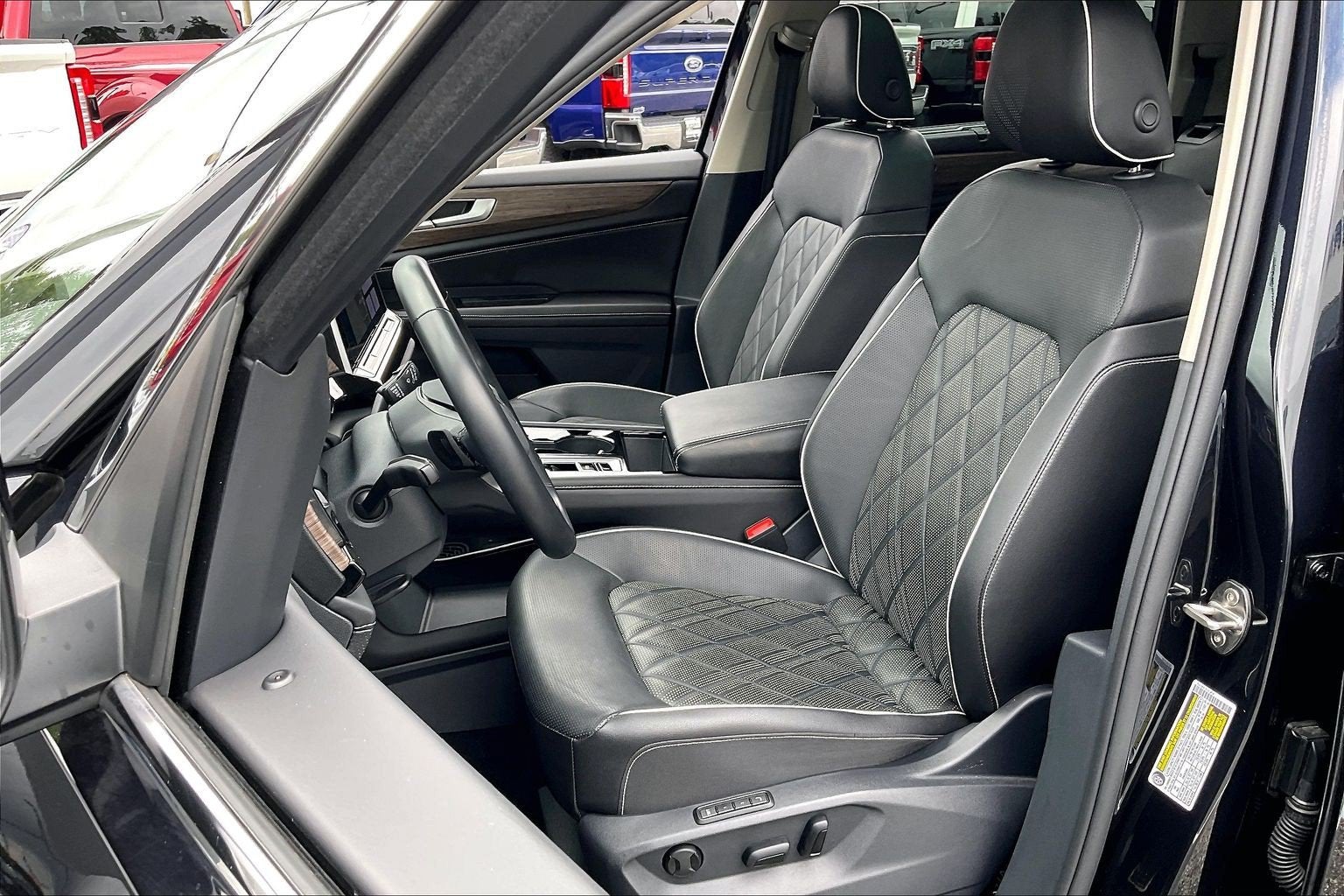 2025 Volkswagen Atlas 2.0T SEL Premium R-Line