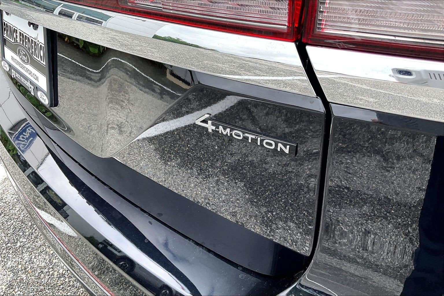 2025 Volkswagen Atlas 2.0T SEL Premium R-Line