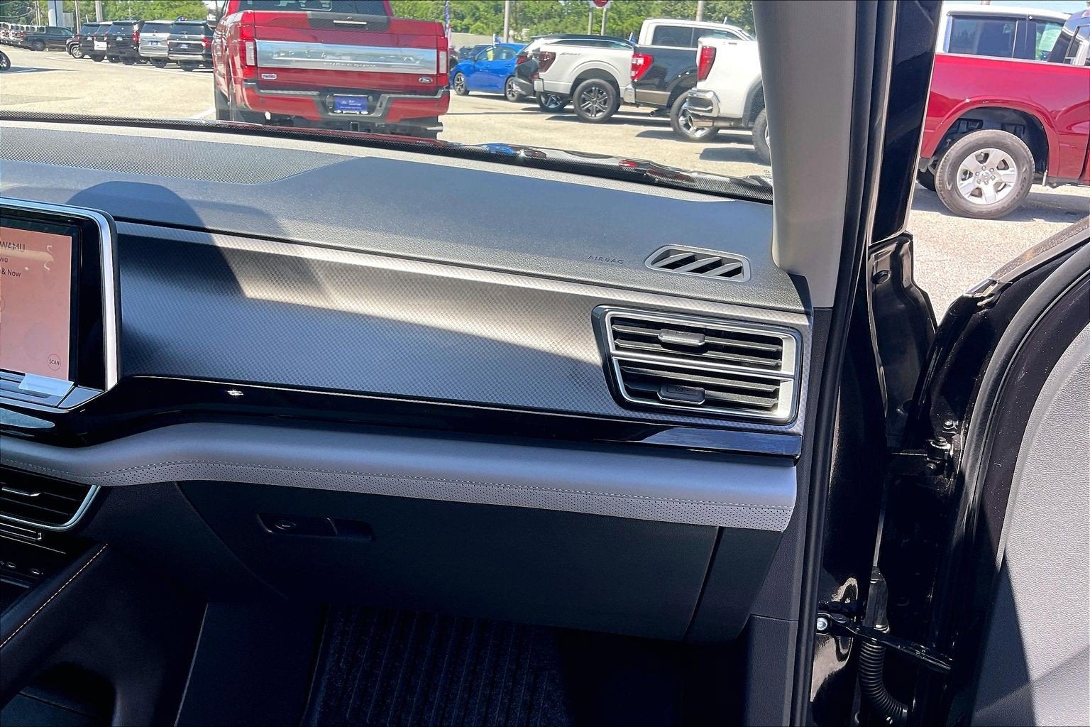 2024 Volkswagen Atlas 2.0T Peak Edition SEL