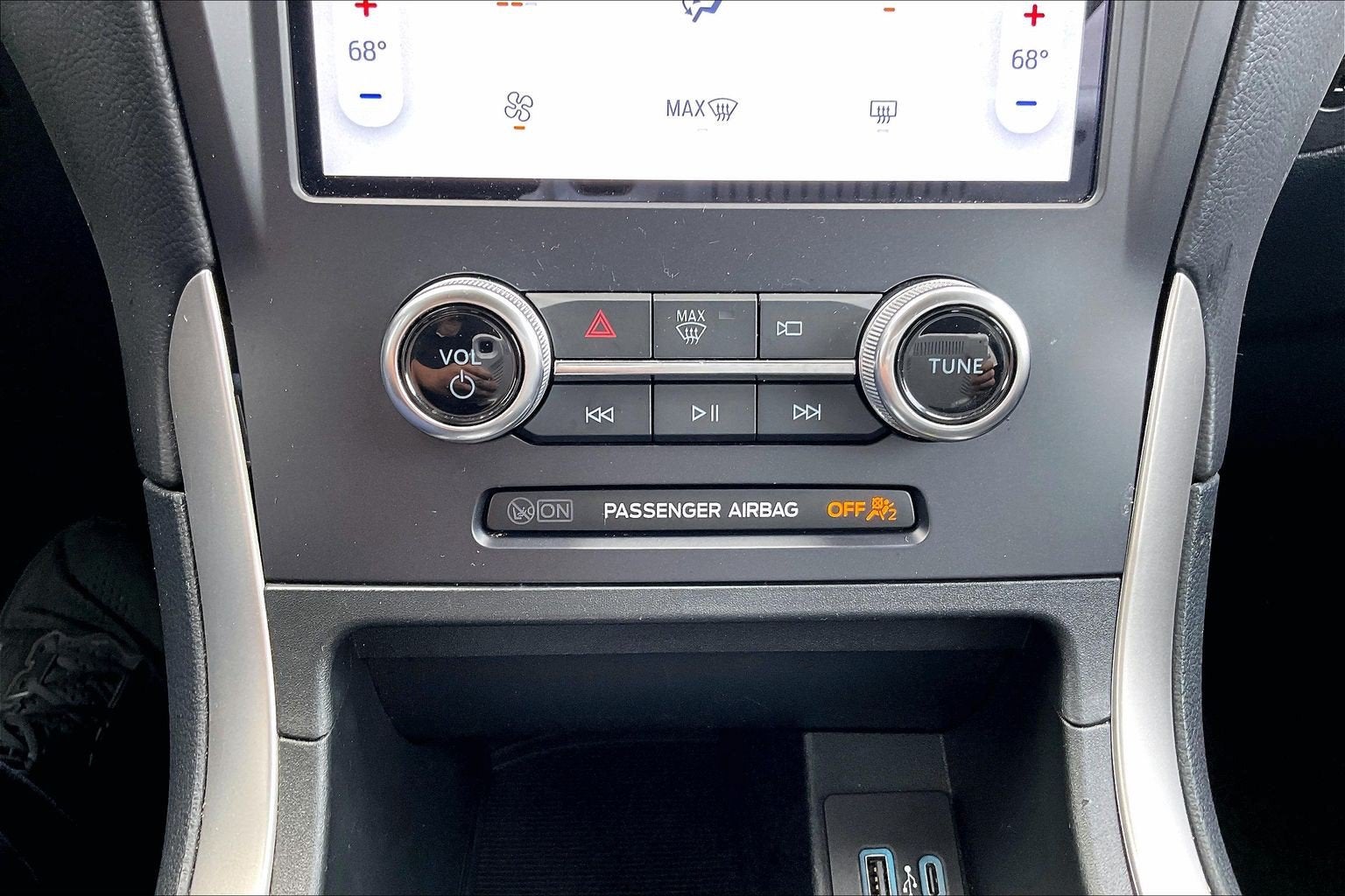2024 Ford Edge SE