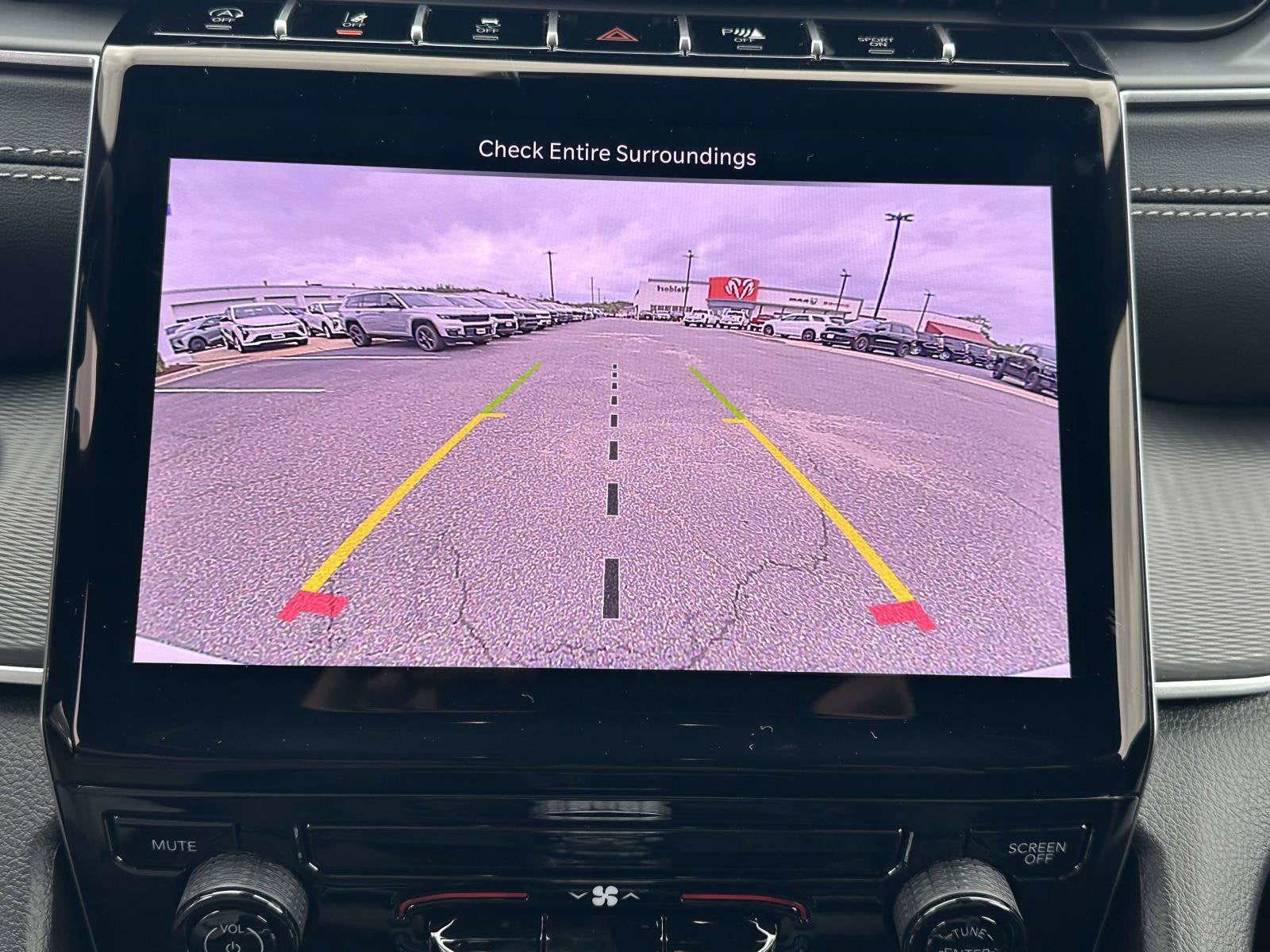 2027 Jeep Grand Cherokee GRAND CHEROKEE LAREDO 4X2