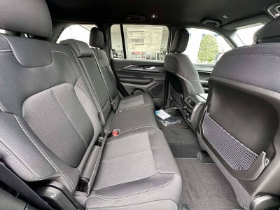 2027 Jeep Grand Cherokee GRAND CHEROKEE LAREDO 4X2