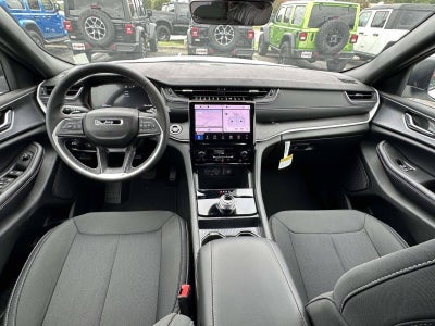 2027 Jeep Grand Cherokee GRAND CHEROKEE LAREDO 4X2