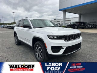 2027 Jeep Grand Cherokee Laredo
