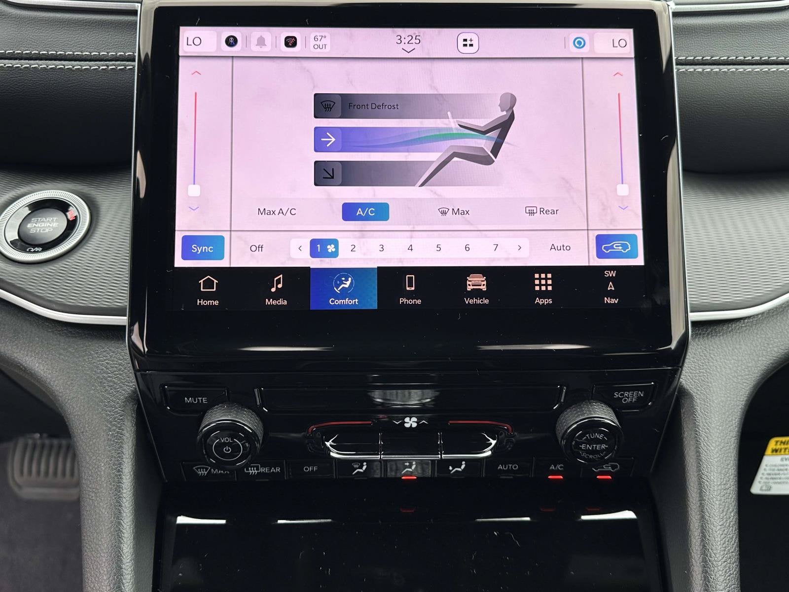 2027 Jeep Grand Cherokee GRAND CHEROKEE LAREDO 4X2