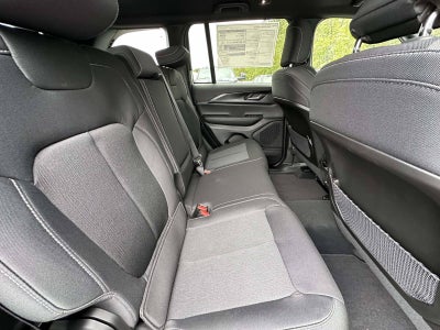 2027 Jeep Grand Cherokee GRAND CHEROKEE LAREDO 4X2