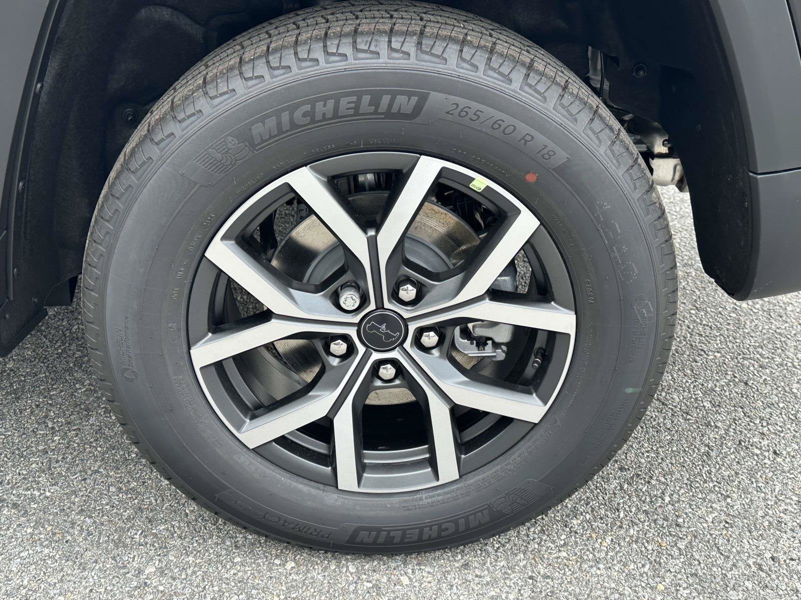 2027 Jeep Grand Cherokee GRAND CHEROKEE LAREDO 4X2