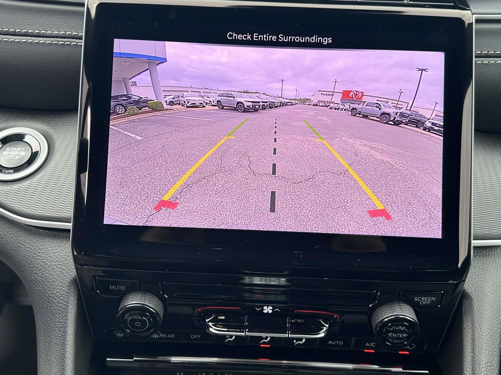 2027 Jeep Grand Cherokee GRAND CHEROKEE LAREDO 4X2