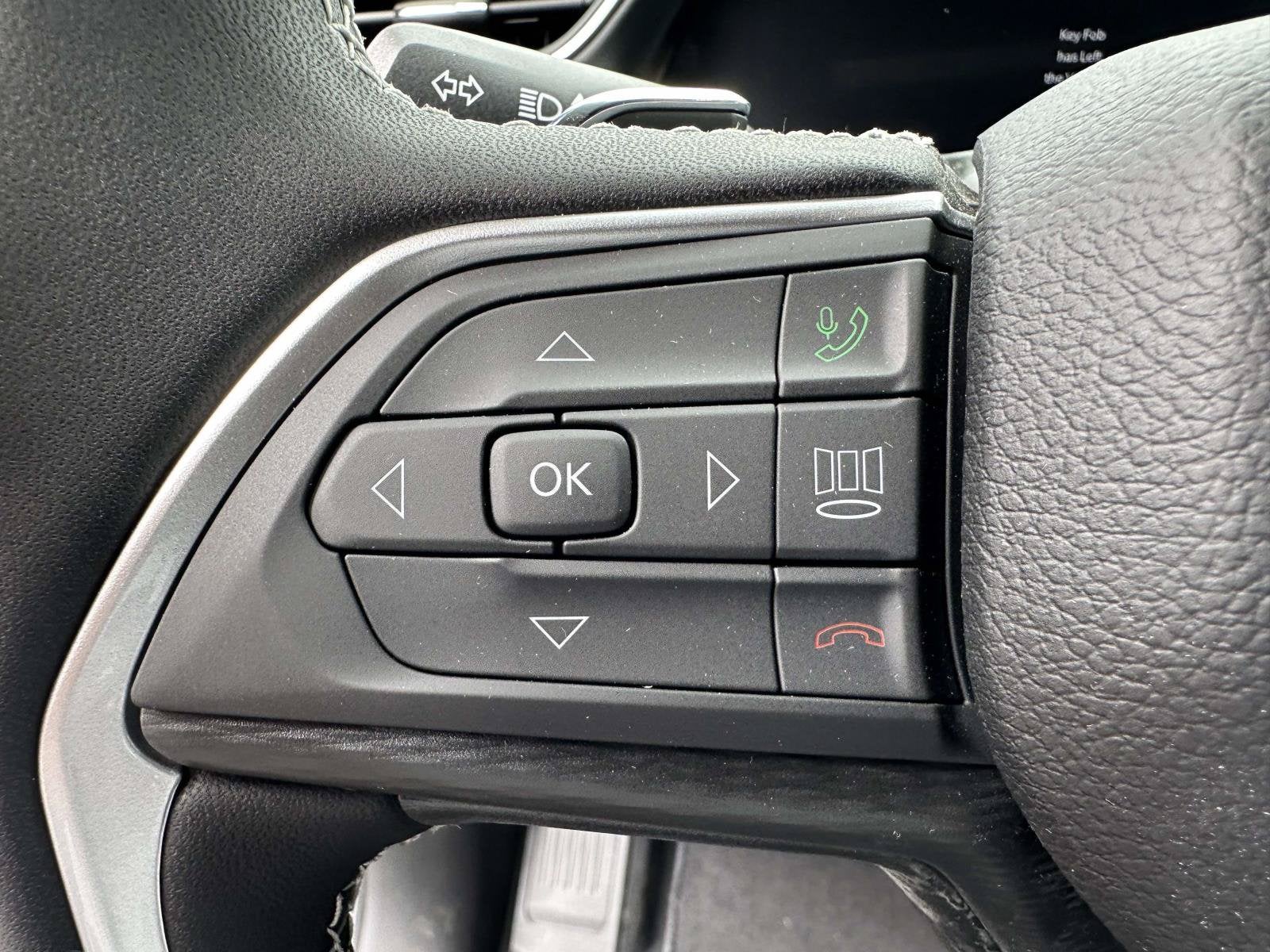 2027 Jeep Grand Cherokee GRAND CHEROKEE LAREDO 4X2