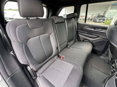 2027 Jeep Grand Cherokee GRAND CHEROKEE LAREDO 4X2