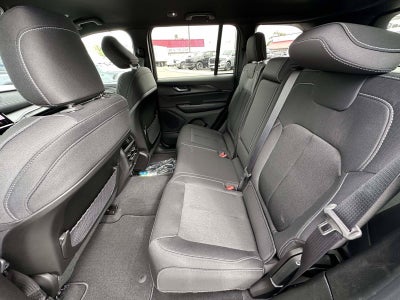 2027 Jeep Grand Cherokee GRAND CHEROKEE LAREDO 4X2