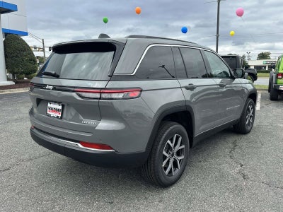 2027 Jeep Grand Cherokee GRAND CHEROKEE LAREDO 4X2